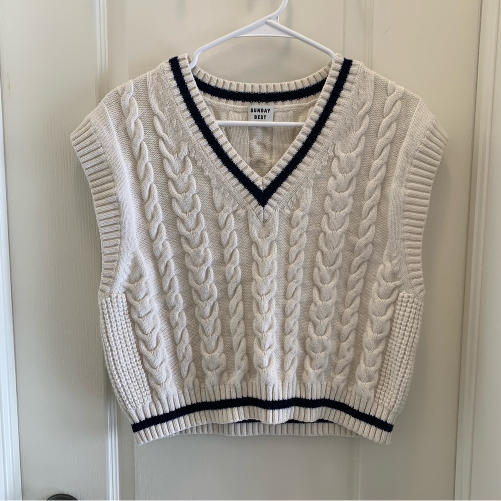 aritzia/sunday best cropped sweater vest